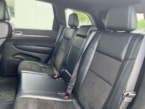 Used 2019 Jeep Grand Cherokee Altitude RWD image 34