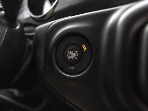 Used 2023 Jeep Wrangler Unlimited Sahara AWD/4WD image 19