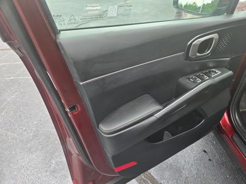 Used 2024 Kia Sorento S w/ Panoramic Sunroof Package FWD image 24