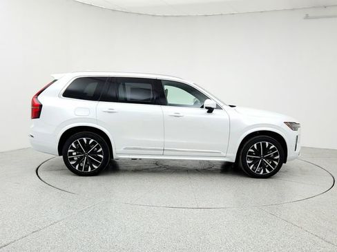 New 2026 Volvo XC90 T8 Plus image 4
