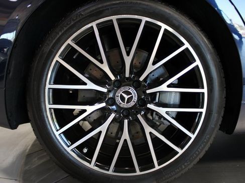 Used 2022 Mercedes-Benz S 500 4MATIC w/ 3D Technology Package image 36