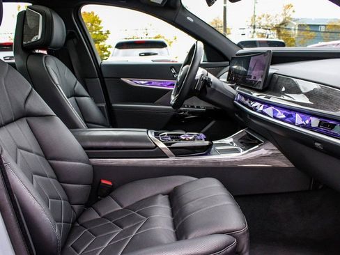 Used 2025 BMW 740i xDrive image 44
