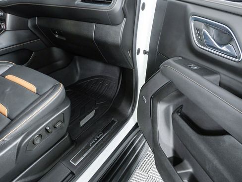 Used 2021 GMC Yukon XL AT4 w/ Technology Package AWD/4WD image 26