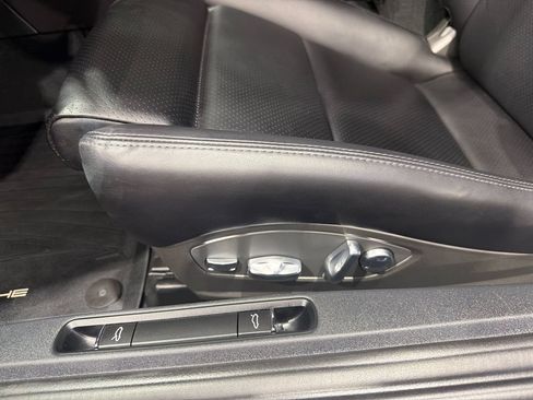 Used 2024 Porsche 718 Cayman RWD image 58
