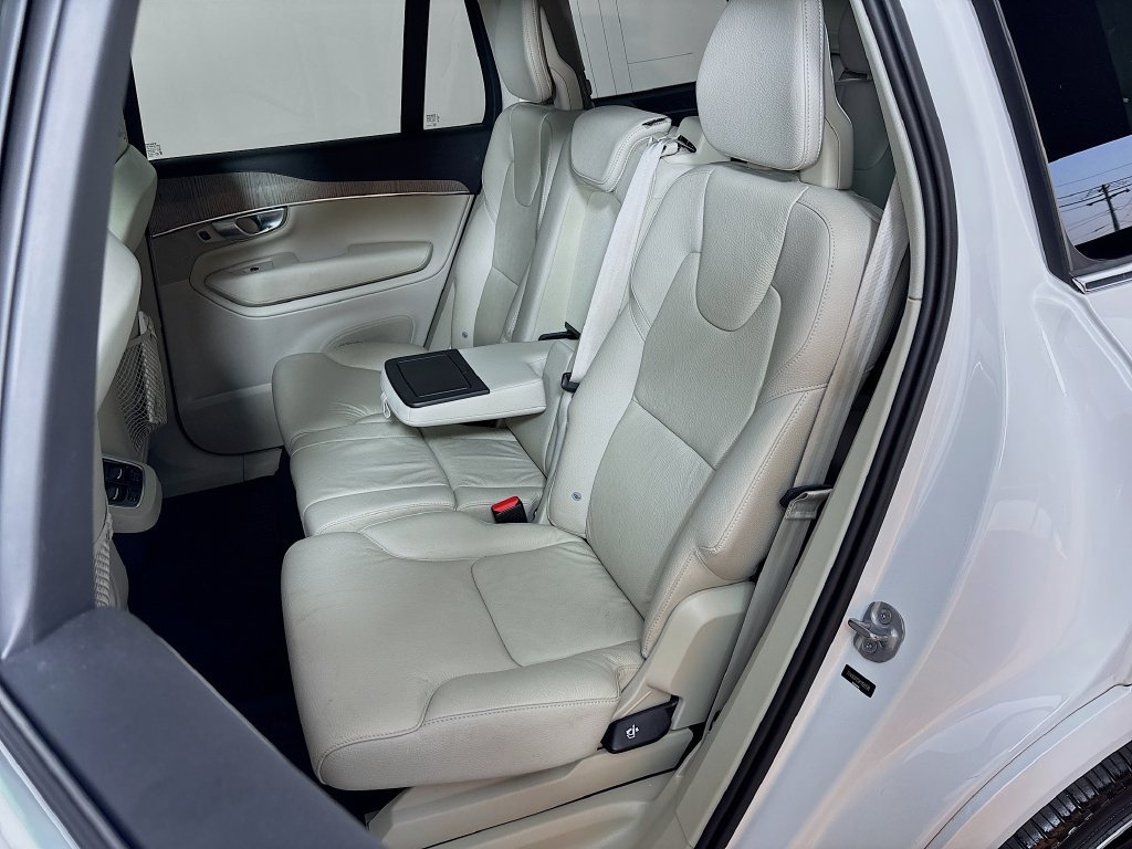 Used 2024 Volvo XC90 B6 Plus AWD/4WD image 23