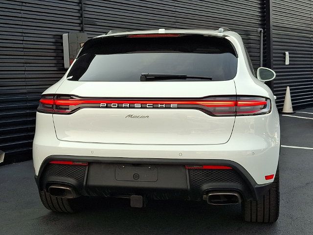 Certified 2026 Porsche Macan AWD/4WD image 6