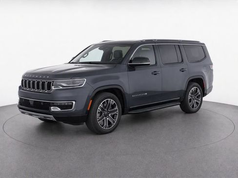 Used 2024 Jeep Wagoneer L Series II w/ Flexible Seating Group AWD/4WD image 8