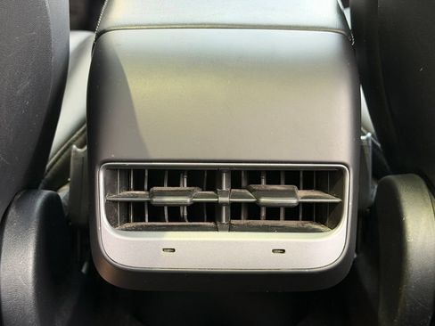 Used 2023 Tesla Model Y Long Range AWD/4WD image 49
