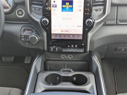 New 2026 RAM 1500 4x4 Crew Cab image 18