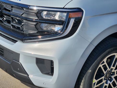 New 2026 Ford Expedition Active RWD image 10