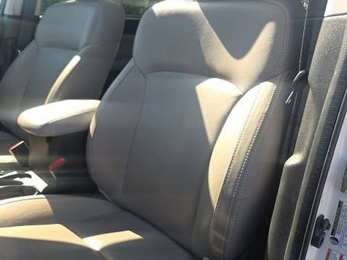 Used 2017 Subaru Forester 2.5i Limited AWD/4WD image 16
