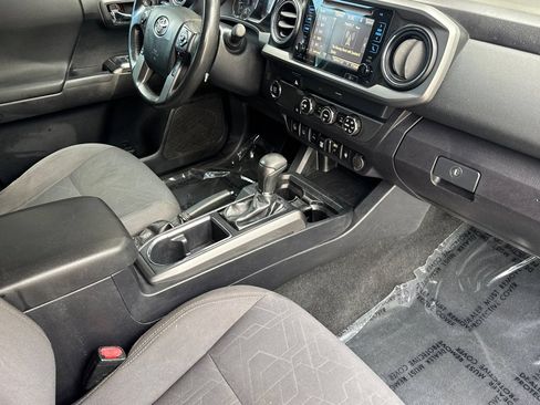 Used 2019 Toyota Tacoma TRD Off-Road w/ Technology Package RWD image 16