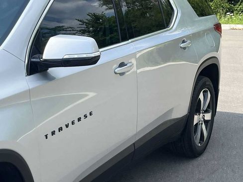 Used 2019 Chevrolet Traverse LT w/ LT Premium Package AWD/4WD image 17