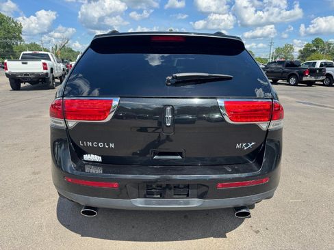 Used 2014 Lincoln MKX FWD image 4