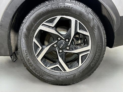 Used 2023 Kia Sportage LX image 28