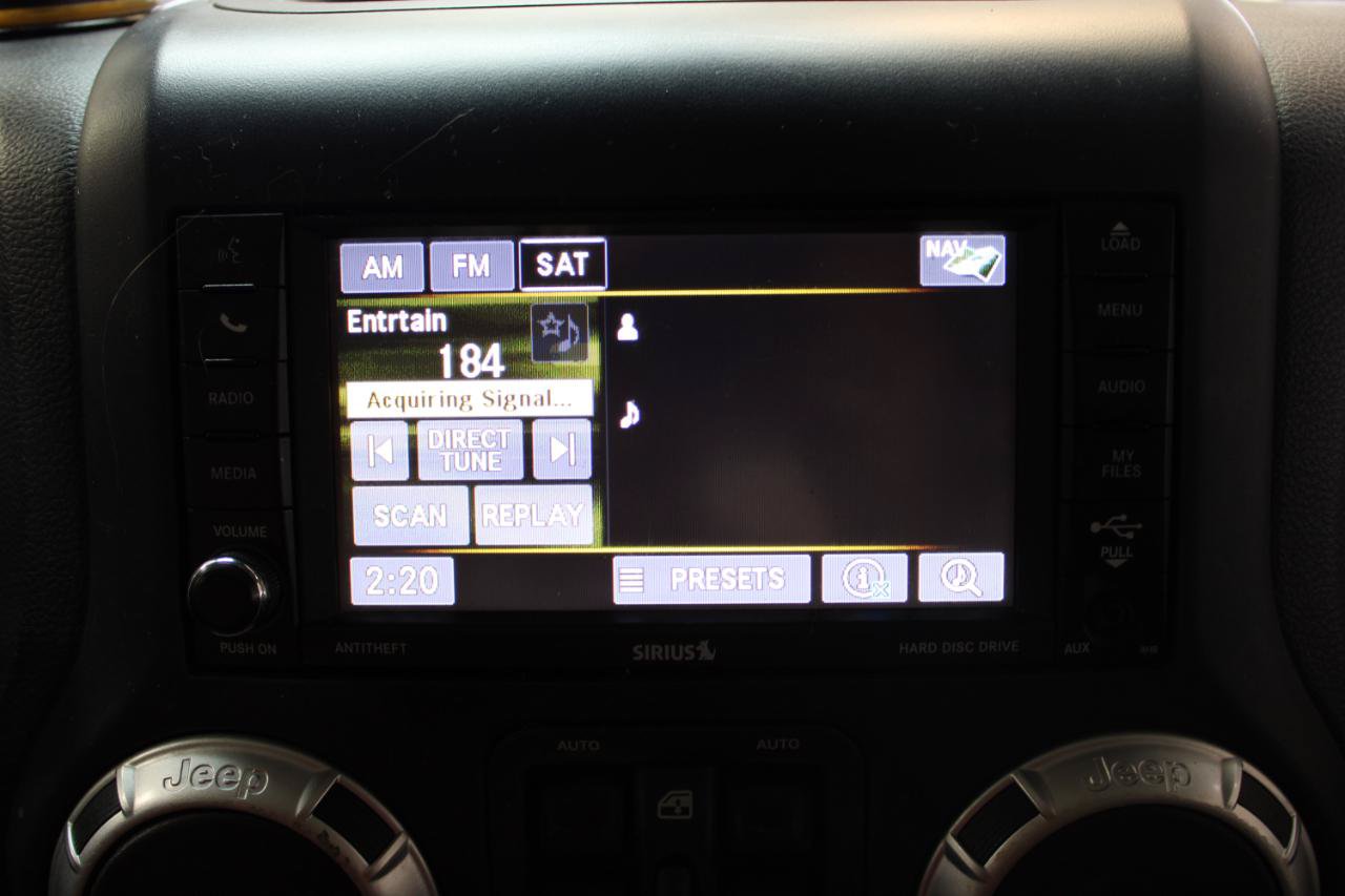 Used 2013 Jeep Wrangler Unlimited Sahara w/ Connectivity Group AWD/4WD image 8