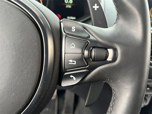 Used 2022 Aston Martin V8 Vantage Roadster image 20