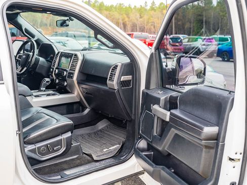 Certified 2018 Ford F150 Platinum w/ Equipment Group 701A Luxury image 12