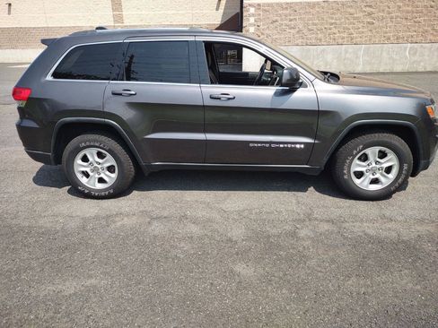 Used 2014 Jeep Grand Cherokee Laredo w/ Quick Order Package 23E AWD/4WD image 4