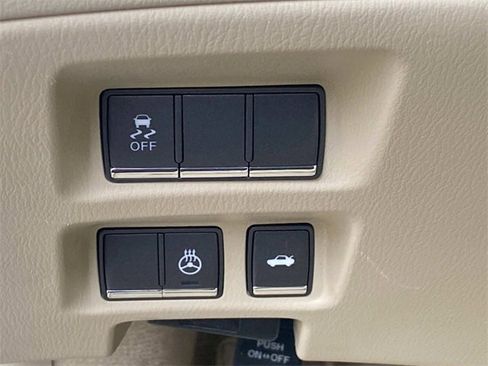 Used 2015 INFINITI Q70 3.7 image 16