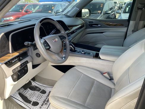 Used 2021 Cadillac Escalade Premium Luxury Platinum image 11