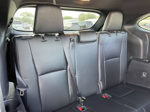 Used 2022 Toyota Highlander XSE FWD image 29