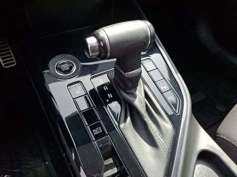 Used 2023 Kia Niro EX Touring image 16