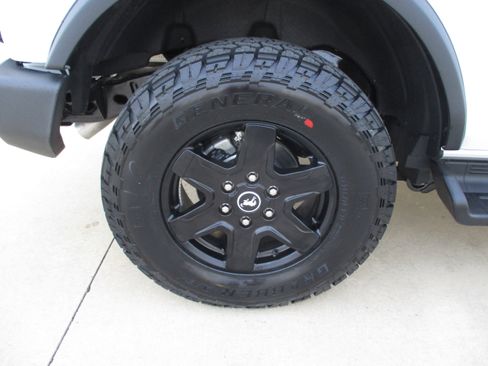 New 2025 Ford Bronco Outer Banks AWD/4WD image 13