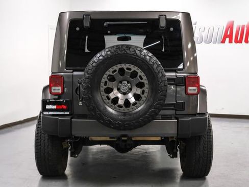 Used 2017 Jeep Wrangler Unlimited Sahara w/ Connectivity Group AWD/4WD image 8