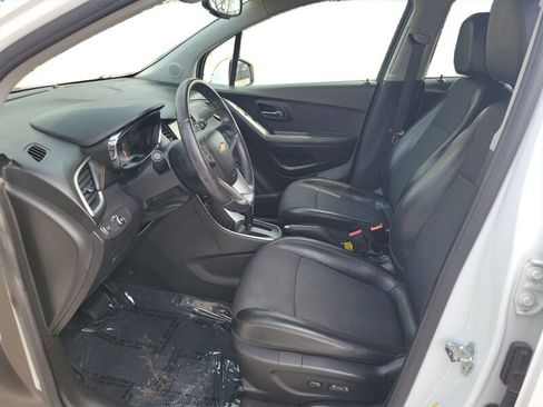 Used 2019 Chevrolet Trax LT w/ LT Convenience Package AWD/4WD image 10