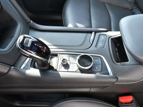 Used 2025 Cadillac XT6 Premium Luxury image 23