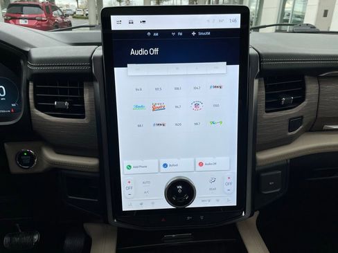 Used 2022 Ford Expedition Limited image 18