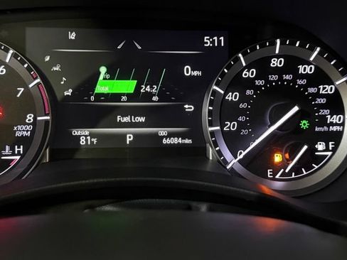 Used 2022 Toyota Highlander XLE AWD/4WD image 35