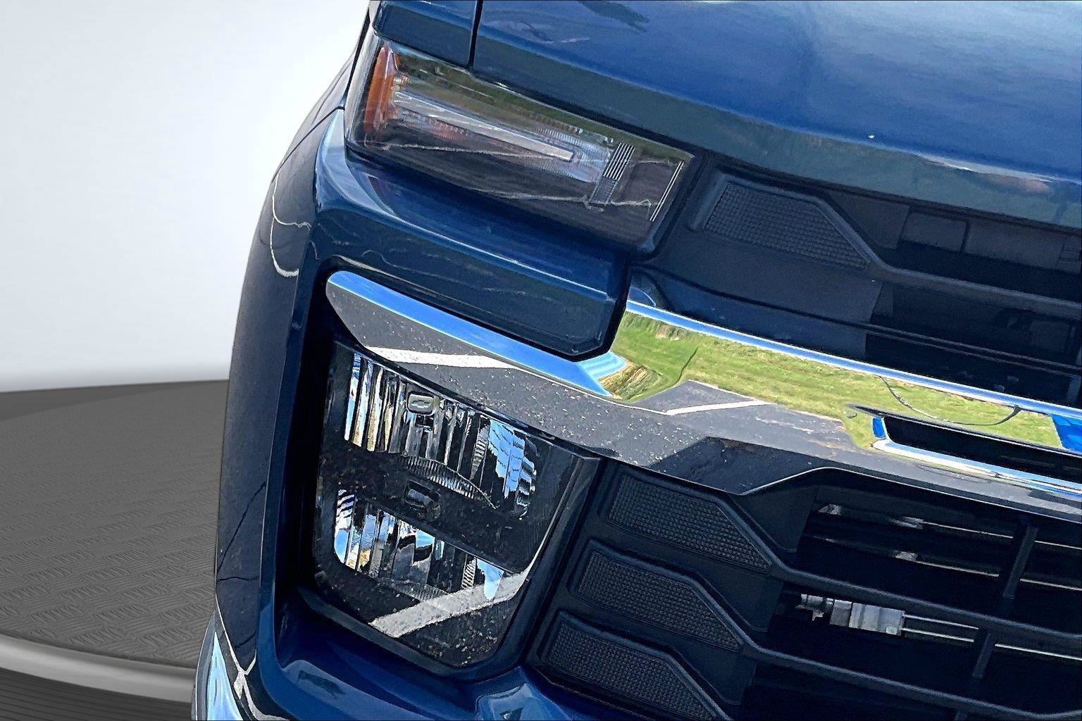 Used 2025 Chevrolet Silverado 3500 LT w/ Leather Package AWD/4WD image 30