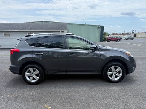 Used 2013 Toyota RAV4 XLE FWD image 4