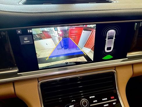 Used 2018 Porsche Panamera 4 AWD/4WD image 21