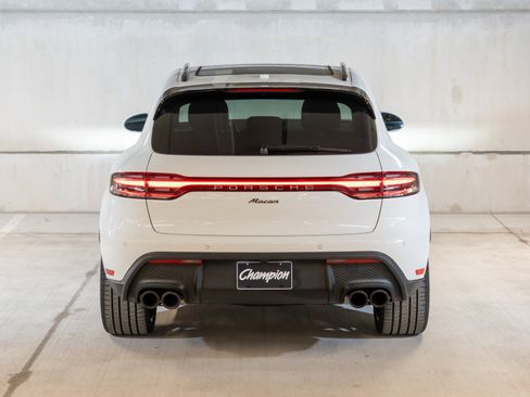 Certified 2026 Porsche Macan AWD/4WD image 6