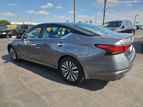 Used 2024 Nissan Altima 2.5 SV FWD image 4