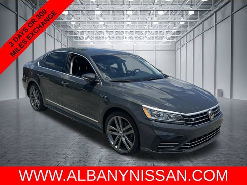 Used 2017 Volkswagen Passat 1.8T R-Line w/ R-Line Lighting Package FWD image 1