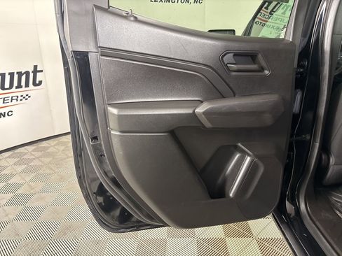 Used 2024 Chevrolet Colorado W/T image 17