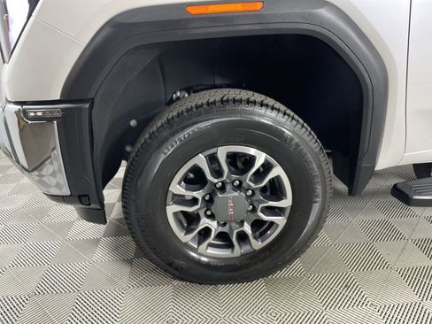 Used 2025 GMC Sierra 2500 SLT w/ SLT Convenience Package image 33