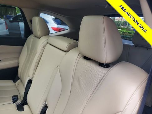Certified 2022 Acura MDX FWD w/ Technology Package image 13