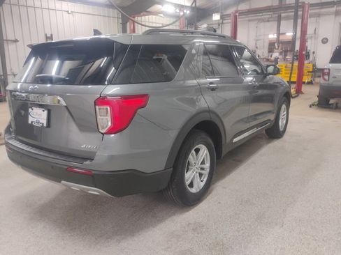 Used 2024 Ford Explorer XLT w/ Equipment Group 202A image 4