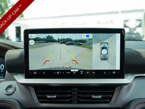 Used 2025 Ford Explorer ST-Line w/ ST-Line Street Pack AWD/4WD image 11