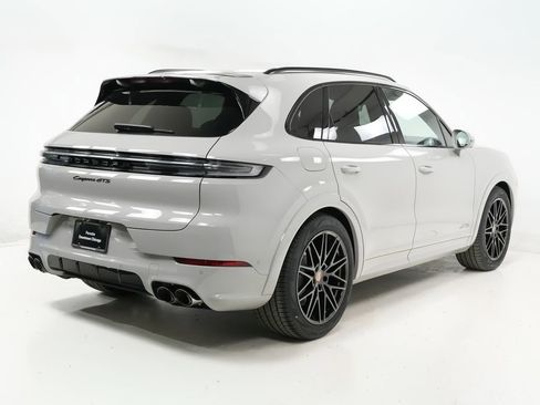 New 2026 Porsche Cayenne GTS AWD/4WD image 10