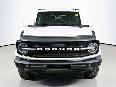 Used 2023 Ford Bronco Outer Banks image 2