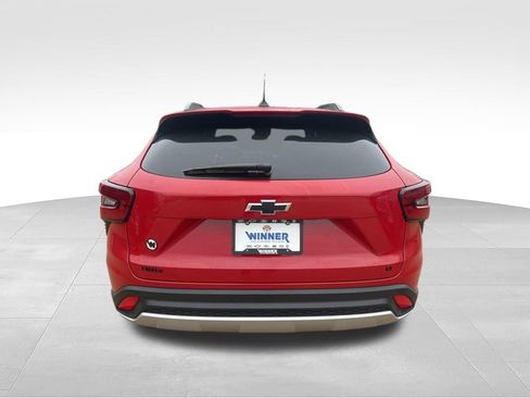 New 2026 Chevrolet Trax LT w/ Driver Confidence Package FWD image 4