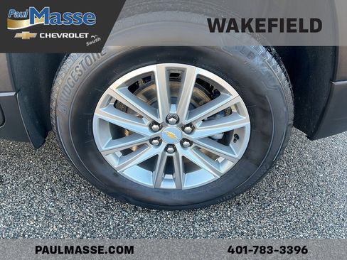 Used 2023 Chevrolet Traverse LT w/ Rear Camera Mirror Package image 17