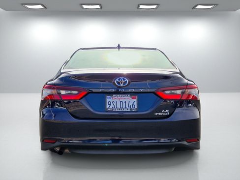 Used 2022 Toyota Camry LE FWD image 5