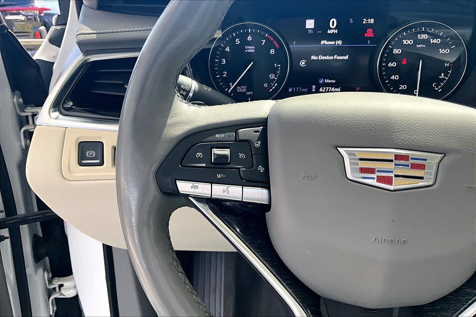 Used 2022 Cadillac XT6 Premium Luxury w/ Technology Package FWD image 22
